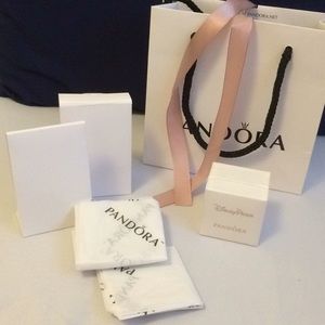 Pandora Disney gift box and bag set
